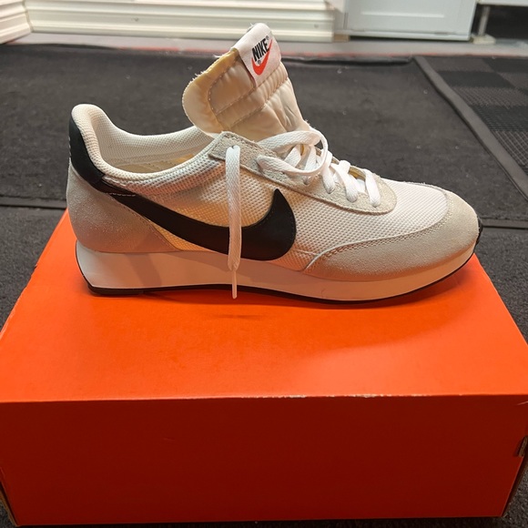 Brand New With Box Nike Vintage Mens Shoe Size 10 - Picture 2 of 5